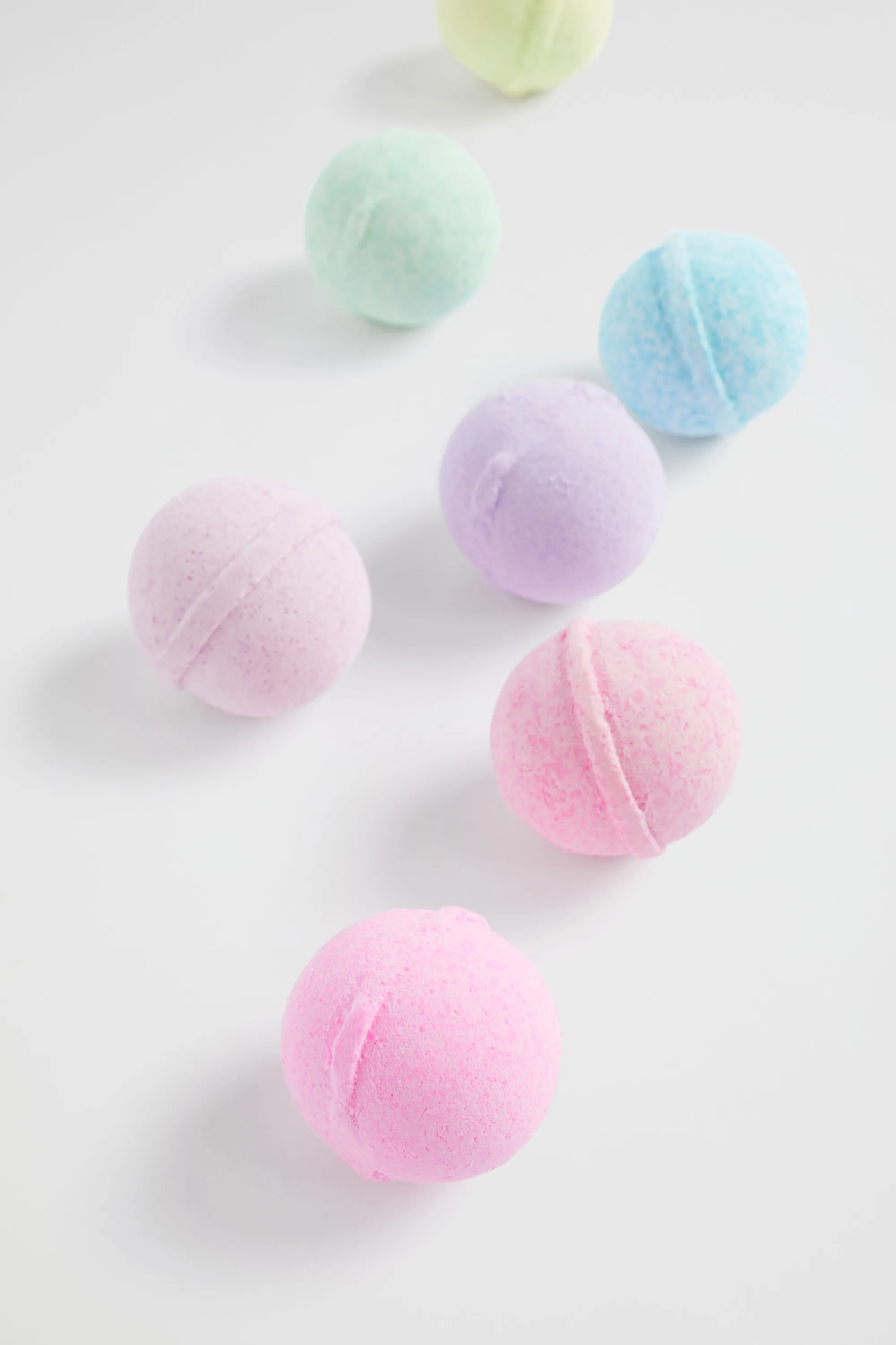 Girl Seed Heritage Beauty & Lips & Nails-Rainbow Bath Bomb 7 Pack